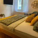 Senffarbenes Fuer Zwei Lejlighed *
