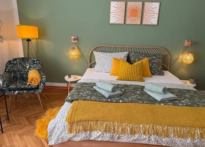 Mustard-colored For Two Διαμέρισμα Bautzen