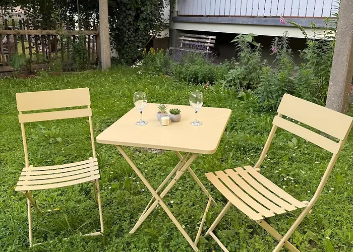 Apartament Mustard-colored For Two